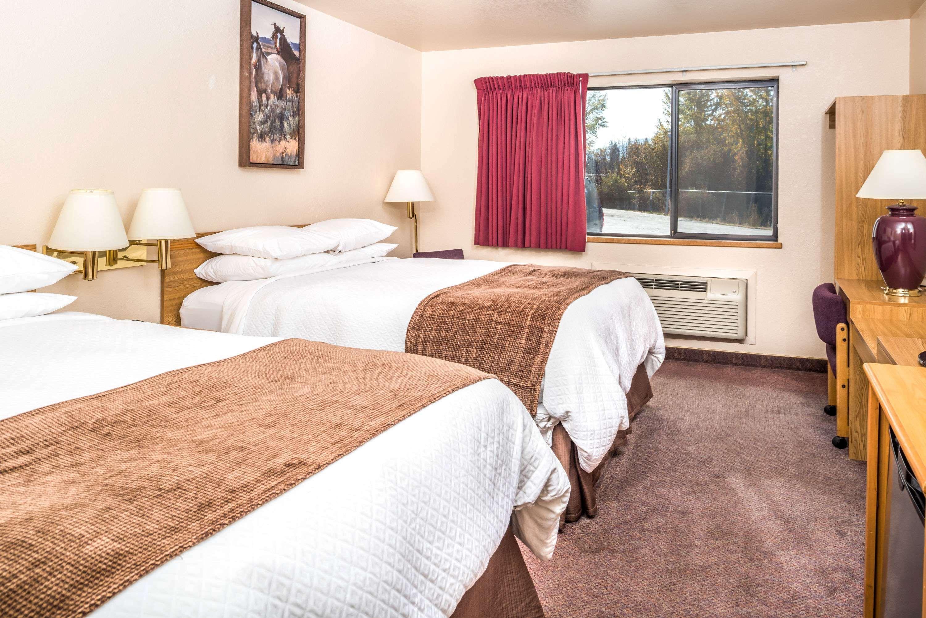 Super 8 By Wyndham St. Regis Ξενοδοχείο Εξωτερικό φωτογραφία