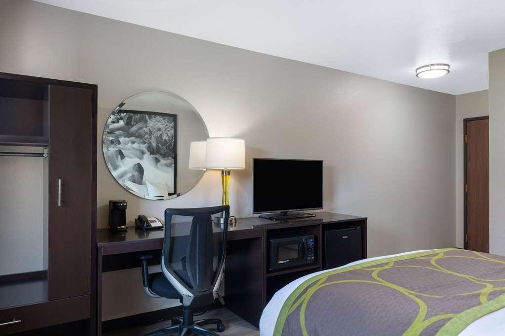 Super 8 By Wyndham St. Regis Ξενοδοχείο Δωμάτιο φωτογραφία